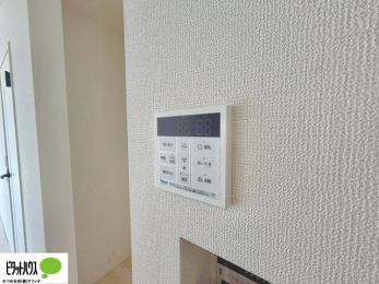 ���̑��@������Ԃ����S��TV���j�^�[�t���C���^�[�z��