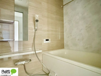 �����@�����̔�������Ă����o�X���[���͍L�X�������B�x���͂��q�l�ƈꏏ�ɗV�тȂ������܂��ˁB