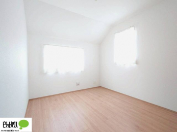 ���̑����ρ@2�ʍ̌��Ŗ��邭�A���ʂ��̗ǂ��������ł��B