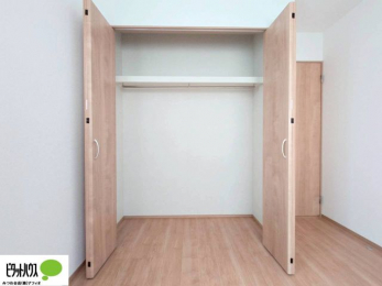 ���[�@���ꂼ��̂������Ɏ��[�X�y�[�X������̂Ńv���C�x�[�g�ȉו����g�߂ɒu�����Ƃ��ł��܂��B
