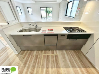 �L�b�`���@�V�z�Ȃ�ł͂̃s�J�s�J�̃L�b�`���͖����̂��������y�������Ă���܂��ˁB