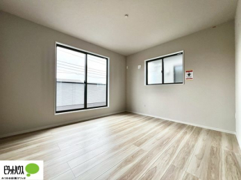 �Q���@����̏I���ɕv�w�ł������߂������Q���B�L���ɂ�Ƃ肪����A�Ƒ��̋C�z�������Ȃ������������x�߂���S�̃v���C�x�[�g��Ԃł��B