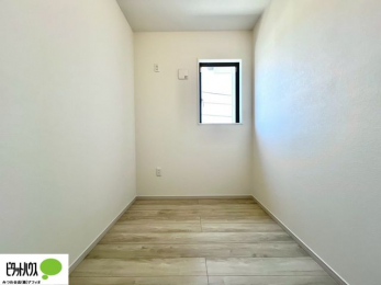 ���̑����ρ@��ƃX�y�[�X��e�����[�N���[���ȂǑ��p�r�ɗ��p�ł���3.5���̗m���ł��B