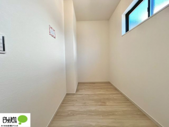 ���̑��@���ʏ��Ɏ��[�X�y�[�X��݂��܂����B������^�I���A�X�g�b�N��܂Ȃǉ����Ƒ����̂Ń��l���ɃX�y�[�X������Əd�󂵂܂��B