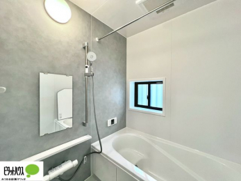 �����@�����̔�������Ă����o�X���[���͍L�X�������B�x���͂��q�l�ƈꏏ�ɗV�тȂ������܂��ˁB