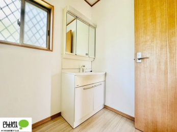 ���ʑ�E���ʏ��@�O�ʋ��̗���A�V���N���ȂǑ������[��������A�L�X�Ƃ������ʉ��ϑ�ł��B