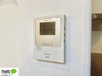�L�b�`���@������Ԃ����S��TV���j�^�[�t���C���^�[�z��