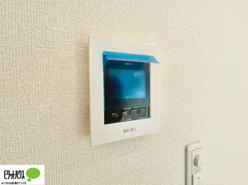���̑��@������Ԃ����S��TV���j�^�[�t���C���^�[�z��