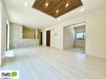 ���r���O�@�܏�V��ŊJ���I�ȋ�Ԃ�