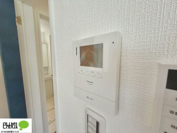 ���̑��@������Ԃ����S��TV���j�^�[�t���C���^�[�z��