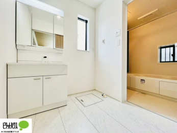 ���ʑ�E���ʏ��@�{�H��ʐ^�@�g���₷���V���v���Ȑ��ʉ��ϑ�B�����̎x�x�͂�������n�܂�܂��B