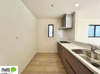 �L�b�`���@�{�H��ʐ^�@�V�z�Ȃ�ł͂̃s�J�s�J�̃L�b�`���͖����̂��������y�������Ă���܂��ˁB