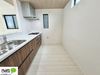 �L�b�`���@�V�z�Ȃ�ł͂̃s�J�s�J�̃L�b�`���͖����̂��������y�������Ă���܂��ˁB