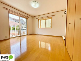 �Q���@����̏I���ɕv�w�ł������߂������Q���B�L���ɂ�Ƃ肪����A�Ƒ��̋C�z�������Ȃ������������x�߂���S�̃v���C�x�[�g��Ԃł��B