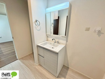 ���ʑ�E���ʏ��@�O�ʋ��̗���A�V���N���ȂǑ������[��������A�L�X�Ƃ������ʉ��ϑ�ł��B