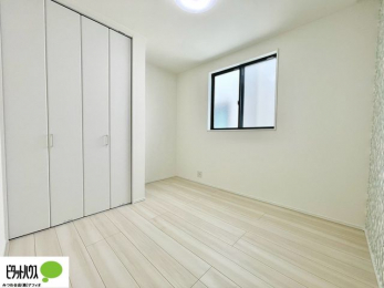 ���[�@���ꂼ��̂������Ɏ��[�X�y�[�X������̂Ńv���C�x�[�g�ȉו����g�߂ɒu�����Ƃ��ł��܂��B