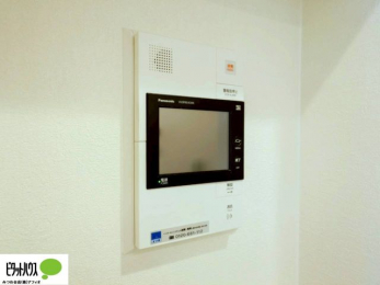 ���̑��@������Ԃ����S��TV���j�^�[�t���C���^�[�z��
