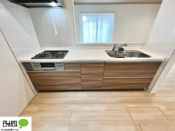 �L�b�`���@�{�H��ʐ^�@�V�z�Ȃ�ł͂̃s�J�s�J�̃L�b�`���͖����̂��������y�������Ă���܂��ˁB