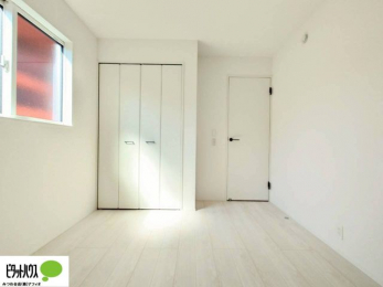 ���[�@���ꂼ��̂������Ɏ��[�X�y�[�X������̂Ńv���C�x�[�g�ȉו����g�߂ɒu�����Ƃ��ł��܂��B