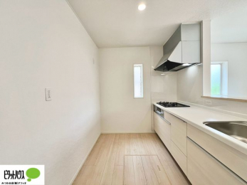 �L�b�`���@�V�z�Ȃ�ł͂̃s�J�s�J�̃L�b�`���͖����̂��������y�������Ă���܂��ˁB