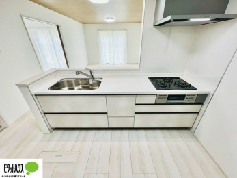 �L�b�`���@�{�H��ʐ^�@�V�z�Ȃ�ł͂̃s�J�s�J�̃L�b�`���͖����̂��������y�������Ă���܂��ˁB