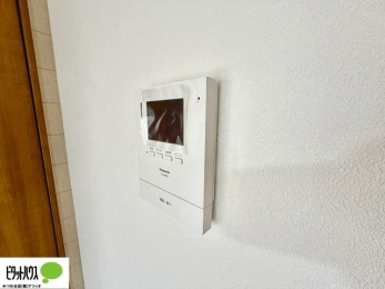 ���̑��@������Ԃ����S��TV���j�^�[�t���C���^�[�z��
