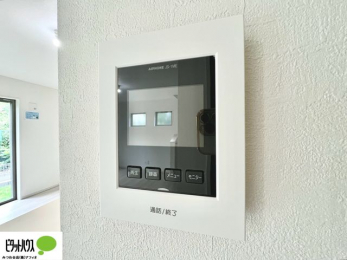 ���̑��@������Ԃ����S��TV���j�^�[�t���C���^�[�z��