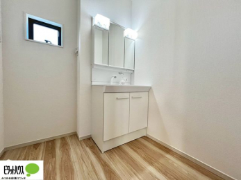 ���ʑ�E���ʏ��@�{�H��ʐ^�F�g���₷���V���v���Ȑ��ʉ��ϑ�B�����̎x�x�͂�������n�܂�܂��B