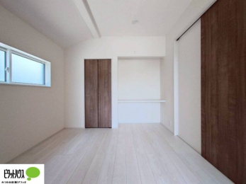 �q�������@�w�т̎��Ԃ��V�Ԏ��Ԃ���؂ɂł���q�ǂ������B�Ƌ�̔z�u�����₷���V���v���Ȑ݌v�ŁA�������K�Ɏg���܂��B