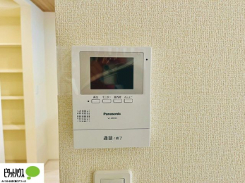 ���̑��@�{�H��ʐ^�@������Ԃ����S��TV���j�^�[�t���C���^�[�z��