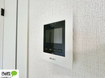 ���̑��@�{�H��ʐ^�@������Ԃ����S��TV���j�^�[�t���C���^�[�z��