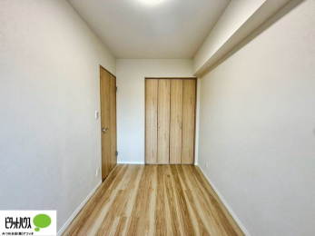 �Q���@���ꂼ��̂������Ɏ��[�X�y�[�X������̂Ńv���C�x�[�g�ȉו����g�߂ɒu�����Ƃ��ł��܂��B