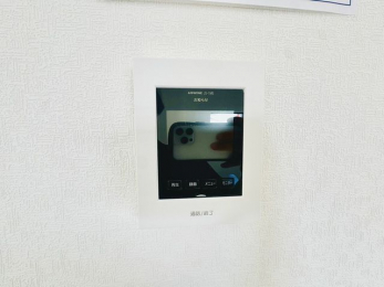 ���̑��@�{�H��ʐ^�@������Ԃ����S��TV���j�^�[�t���C���^�[�z��
