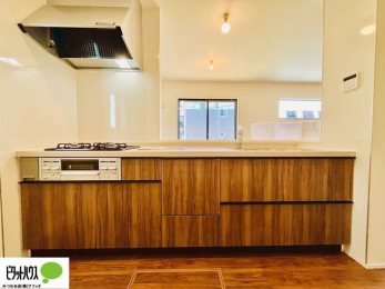 �L�b�`���@�{�H��ʐ^�F�V�z�Ȃ�ł͂̃s�J�s�J�̃L�b�`���͖����̂��������y�������Ă���܂��ˁB