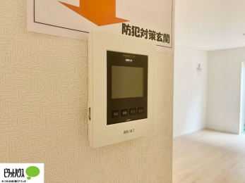 �L�b�`���@������Ԃ����S��TV���j�^�[�t���C���^�[�z��