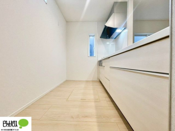 �L�b�`���@�V�z�Ȃ�ł͂̃s�J�s�J�̃L�b�`���͖����̂��������y�������Ă���܂��ˁB