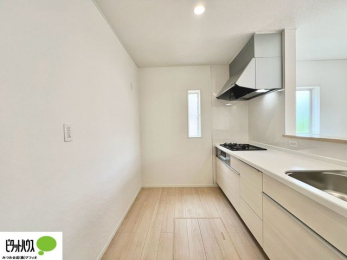 �L�b�`���@�V�z�Ȃ�ł͂̃s�J�s�J�̃L�b�`���͖����̂��������y�������Ă���܂��ˁB