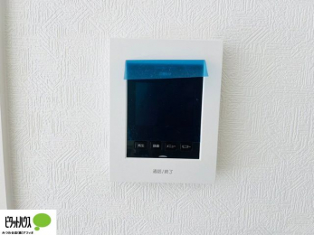���̑��@�{�H��ʐ^�F������Ԃ����S��TV���j�^�[�t���C���^�[�z��