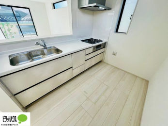�L�b�`���@�{�H��ʐ^�@�V�z�Ȃ�ł͂̃s�J�s�J�̃L�b�`���͖����̂��������y�������Ă���܂��ˁB