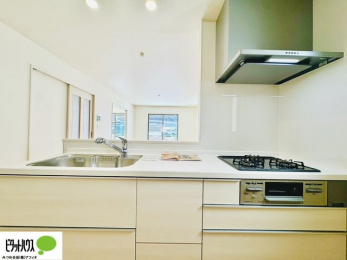 �L�b�`���@�{�H��ʐ^�@�V�z�Ȃ�ł͂̃s�J�s�J�̃L�b�`���͖����̂��������y�������Ă���܂��ˁB