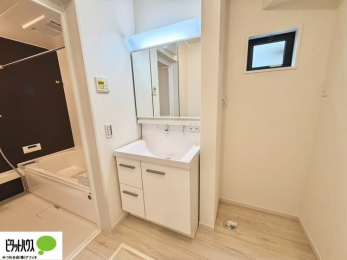 ���ʑ�E���ʏ��@�{�H��ʐ^�F�V�����[�t���O�ʋ����ʑ�B�֗��Ȏ��[�I�Ń^�I���⏬�����X�b�L���B
