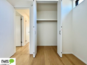 ���[�@���ꂼ��̂������Ɏ��[�X�y�[�X������̂Ńv���C�x�[�g�ȉו����g�߂ɒu�����Ƃ��ł��܂��B