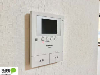 ���̑��@������Ԃ����S��TV���j�^�[�t���C���^�[�z��