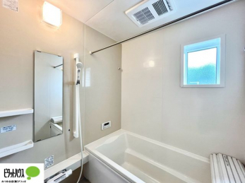 �����@�{�H��ʐ^�F�����̔�������Ă����o�X���[���͍L�X�������B�x���͂��q�l�ƈꏏ�ɗV�тȂ������܂��ˁB