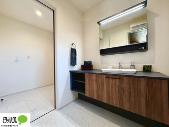 ���ʑ�E���ʏ��@�{�H��ʐ^�F�O�ʋ��̗���A�V���N���ȂǑ������[��������A�L�X�Ƃ������ʉ��ϑ�ł��B