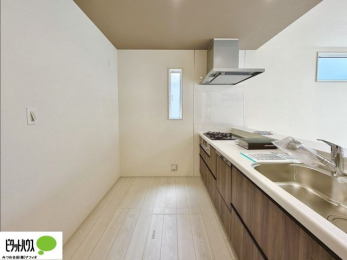 �L�b�`���@�{�H��ʐ^�@�V�z�Ȃ�ł͂̃s�J�s�J�̃L�b�`���͖����̂��������y�������Ă���܂��ˁB