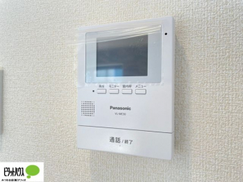 ���̑��@�{�H��ʐ^�@������Ԃ����S��TV���j�^�[�t���C���^�[�z��