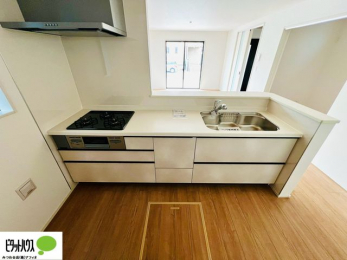 �L�b�`���@�{�H��ʐ^�@�V�z�Ȃ�ł͂̃s�J�s�J�̃L�b�`���͖����̂��������y�������Ă���܂��ˁB