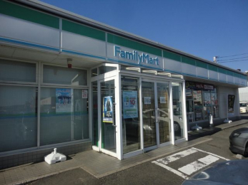���ӊ��@�t�@�~���[�}�[�g�x���C���^�[�X �k��12���B 900m