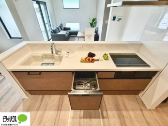 �L�b�`���@�V�z�Ȃ�ł͂̃s�J�s�J�̃L�b�`���͖����̂��������y�������Ă���܂��ˁB